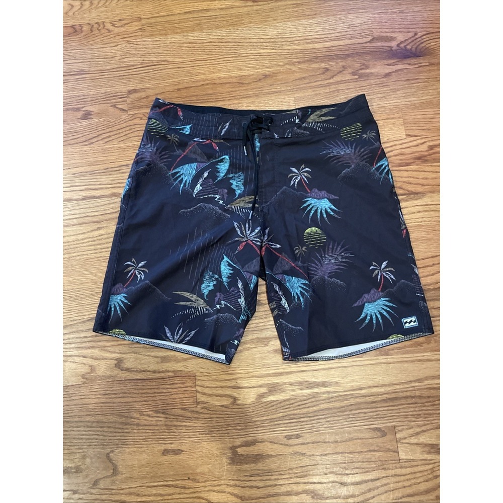 Billabong Men's Sundays Pro Swim Trunks Black Palm‎ Tree Pattern Size 32